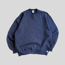 Load image into Gallery viewer, 90s Russell athletic blank sweatshirt - M