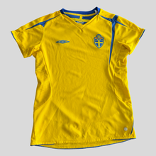 Load image into Gallery viewer, 2005-06 Sweden home - w36