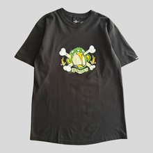 Load image into Gallery viewer, 1999 Stüssy skull T-shirt - M/L