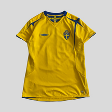 Load image into Gallery viewer, 2006 Sweden home Ljungberg 9 Jersey - XS