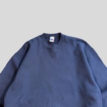 Load image into Gallery viewer, 90s Russell athletic blank sweatshirt - M