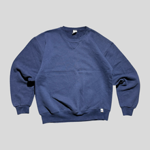 Load image into Gallery viewer, 00s Russell athletic blank sweatshirt - L
