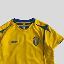 Load image into Gallery viewer, 2006 Sweden home Ljungberg 9 Jersey - XS