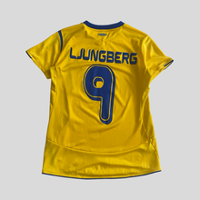 Load image into Gallery viewer, 2006 Sweden home Ljungberg 9 Jersey - XS