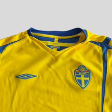 Load image into Gallery viewer, 2005-06 Sweden home - w36