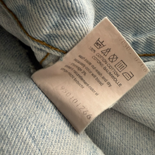 Load image into Gallery viewer, 90s Levi’s Jean jacket - L