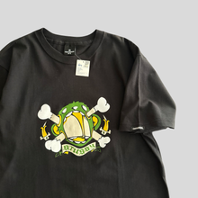 Load image into Gallery viewer, 1999 Stüssy skull T-shirt - M/L