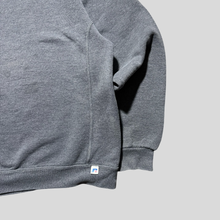 Load image into Gallery viewer, 00s Russell athletic blank sweatshirt - M