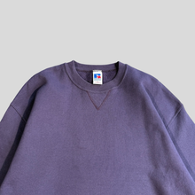Load image into Gallery viewer, 00s Russell athletic blank sweatshirt - L