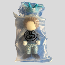 Load image into Gallery viewer, Stüssy x medicom crown big figure
