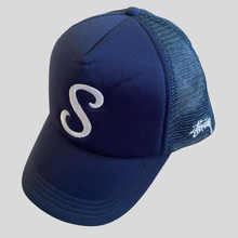 Load image into Gallery viewer, 00s Stüssy s logo trucker cap
