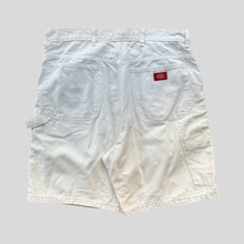 Load image into Gallery viewer, 00s Dickies carpenter shorts - 30
