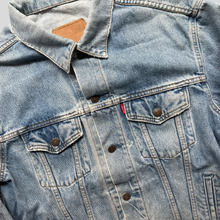 Load image into Gallery viewer, 90s Levi's Jean jacket - M
