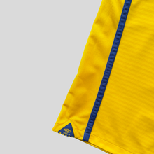 Load image into Gallery viewer, 2010 Sweden home - M
