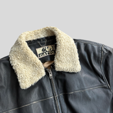 Load image into Gallery viewer, 90s Gatto sherarling detroit leather jacket - L
