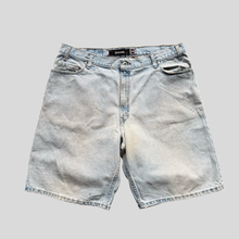 Load image into Gallery viewer, 90s Levi's silver tab shorts - 40
