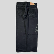 Load image into Gallery viewer, 00s Levi’s 501 denim - 32/30
