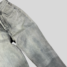 Load image into Gallery viewer, 00s Levi’s 501 denim - 26/32
