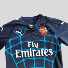 Load image into Gallery viewer, 2015-16 Arsenal training - S
