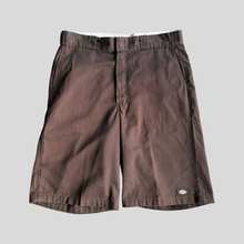 Load image into Gallery viewer, 00s Dickies shorts - 34
