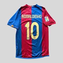 Load image into Gallery viewer, 2006-07 Barcelona RONALDINHO 10 home - S
