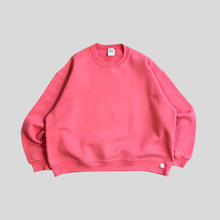 Load image into Gallery viewer, 00s Russell athletic blank sweatshirt - S
