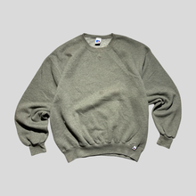 Load image into Gallery viewer, 00s Russell athletic blank sweatshirt - XL
