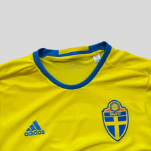 Load image into Gallery viewer, 2016 Sweden home - L
