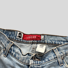 Load image into Gallery viewer, 90s Levi's silver tab shorts - 32

