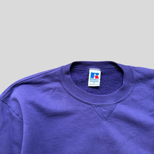 Load image into Gallery viewer, 00s Russell athletic blank sweatshirt - M
