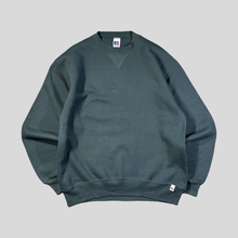 Load image into Gallery viewer, 90s Russell athletic blank sweatshirt - M
