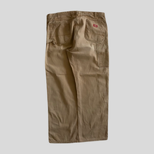 Load image into Gallery viewer, 00s Dickies carpenter pants - 42/32
