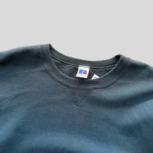 Load image into Gallery viewer, 00s Russell athletic blank sweatshirt - L
