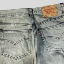 Load image into Gallery viewer, 00s Levi’s 501 denim - 26/32
