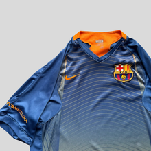 Load image into Gallery viewer, 2006-07 Barcelona training - S

