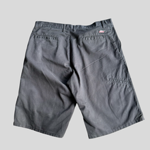 Load image into Gallery viewer, 00s Dickies shorts - 34
