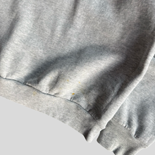 Load image into Gallery viewer, 90s Fruit of the loom sweatshirt - M
