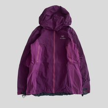 Load image into Gallery viewer, 00s Arc&#39;teryx beta ar jacket - S/M
