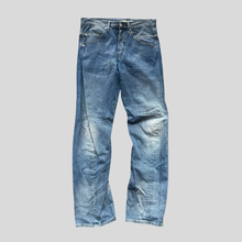 Load image into Gallery viewer, 00s Levi's engineered jeans - 32/34
