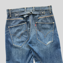 Load image into Gallery viewer, 00s Levi's engineered jeans - 34/34
