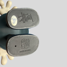 Load image into Gallery viewer, Stüssy x medicom dollydearest big figure
