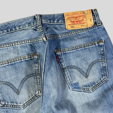 Load image into Gallery viewer, 00s Levi’s 501 denim - 31/32
