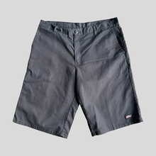 Load image into Gallery viewer, 00s Dickies shorts - 34

