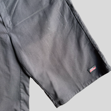 Load image into Gallery viewer, 00s Dickies shorts - 34
