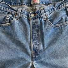 Load image into Gallery viewer, 00s Levi&#39;s 501 denim - 30/31
