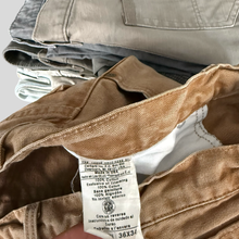 Load image into Gallery viewer, 00s Carhartt pants - 34/34
