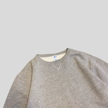 Load image into Gallery viewer, 00s Russell athletic blank sweatshirt - S
