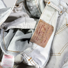 Load image into Gallery viewer, 90s Levi’s 501 denim - 30/32

