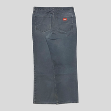 Load image into Gallery viewer, 00s Dickies pants - 31/30
