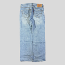 Load image into Gallery viewer, 00s Levi’s 501 denim - 32/31
